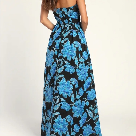 New with tags beautiful Floral Jacquard Strapless Maxi Dress. - Picture 2 of 4